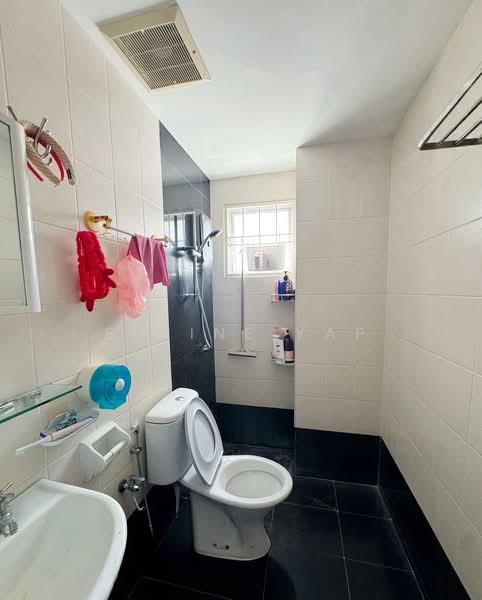 Rumah Teres 3 Tingkat untuk Dijual di Laman Rimbunan (Kepong) - Elaine Yap - Bathroom - PropertyGuru.com.my
