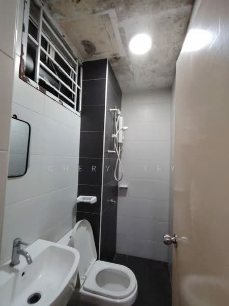 Pangsapuri untuk Disewa di Nusa Heights (Nusa Puncak) - Cheryl Tey - Bathroom - PropertyGuru.com.my