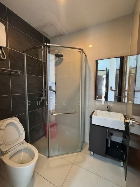 Condominium for Rent at Bay Point @ Country Garden Danga Bay - Chloe Shum - Bathroom - PropertyGuru.com.my