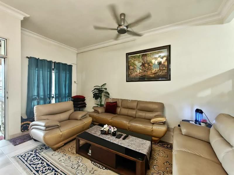 2-storey Terraced House for Sale in Taman Damansara Aliff (Tampoi) - Amir Faris Rusli - Living Room - PropertyGuru.com.my