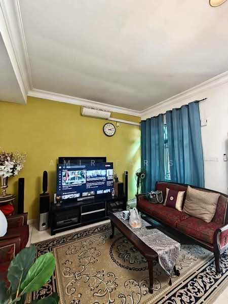 2-storey Terraced House for Sale in Taman Damansara Aliff (Tampoi) - Amir Faris Rusli - Living Room - PropertyGuru.com.my