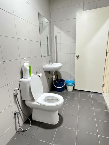 Service Residence for Sale at Meridin Suites @ The Meridin - Kenneth Tan - Bathroom - PropertyGuru.com.my