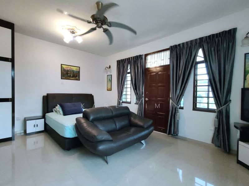 Rumah Banglo untuk Dijual di Taman Kolam Air (Johor Bahru) - Karl Lim - Bedroom - PropertyGuru.com.my