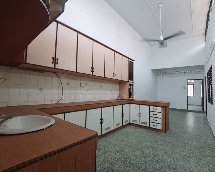 Rumah Teres 1 Tingkat untuk Dijual di Kampung Batu Belah (Klang) - Jim Ling - Kitchen - PropertyGuru.com.my