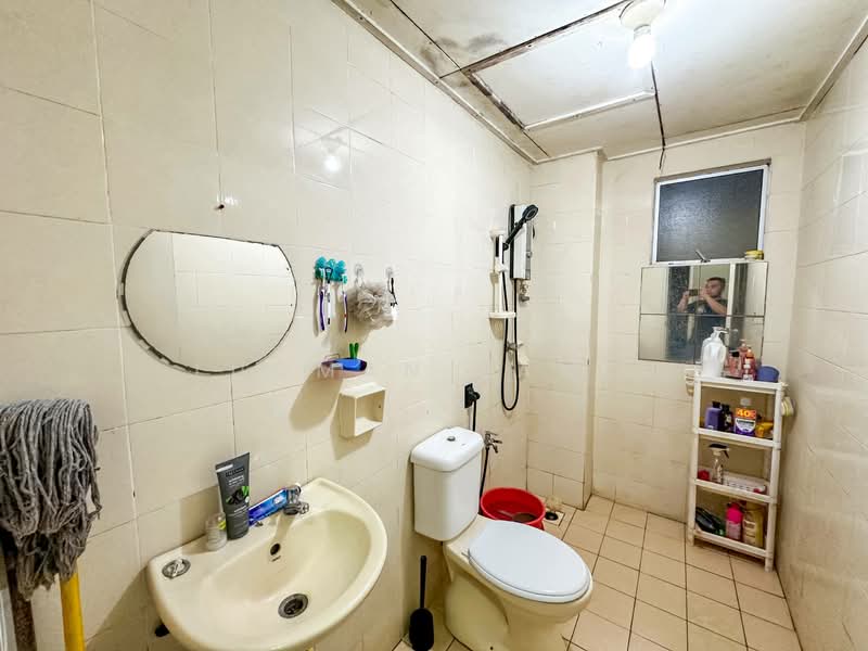 Pangsapuri untuk Dijual di Sri Pinang Villa - Luqman Ramli - Bathroom - PropertyGuru.com.my