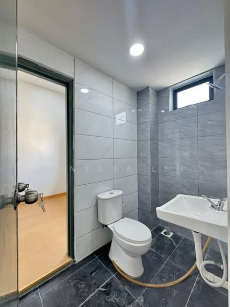 Rumah Teres 2 Tingkat untuk Dijual di Permas Jaya (Johor) - Vanessa Lim - Bathroom - PropertyGuru.com.my