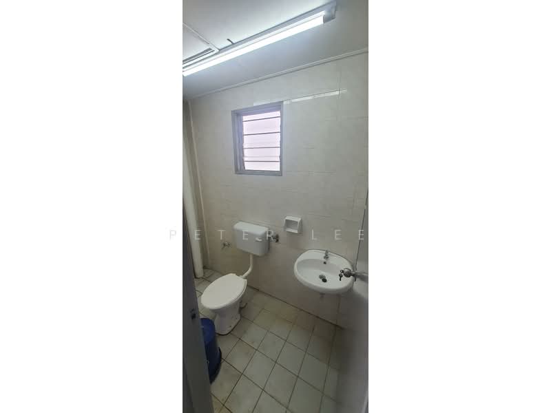 Apartment for Sale at Pangsapuri Sri Kemuning - Peter Lee - Bathroom - PropertyGuru.com.my