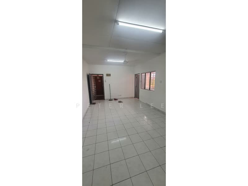 Apartment for Sale at Pangsapuri Sri Kemuning - Peter Lee - Living Room - PropertyGuru.com.my