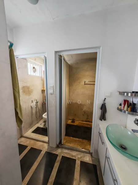 Flat for Sale at Jalan Patani - Kay Wong - Bathroom - PropertyGuru.com.my