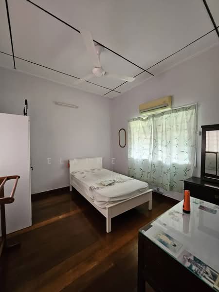 Rumah Berkembar untuk Dijual di Taman Guan Joo Seng (Jelutong) - Elaine Ooi - Bedroom - PropertyGuru.com.my