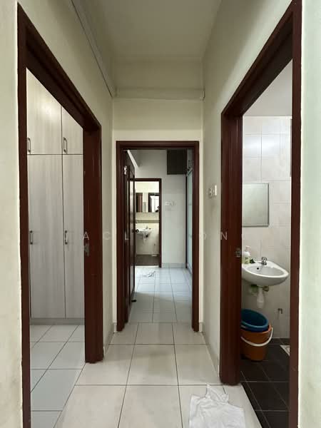 Servis Apartment untuk Disewa di E-Tiara - Jaclyn Ong - Corridor - PropertyGuru.com.my