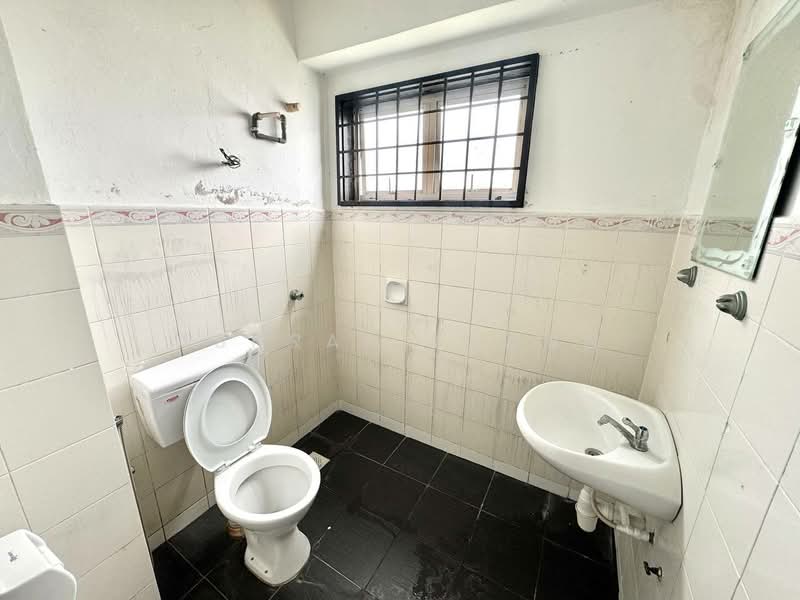 Kondominium untuk Dijual di Ampang Damai Condominium - Ashraf Azwan - Bathroom - PropertyGuru.com.my