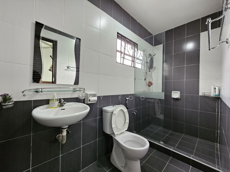 Semi-Detached House for Sale in Sungai Long (Bandar Sungai Long) - Ray Foo - Bathroom - PropertyGuru.com.my