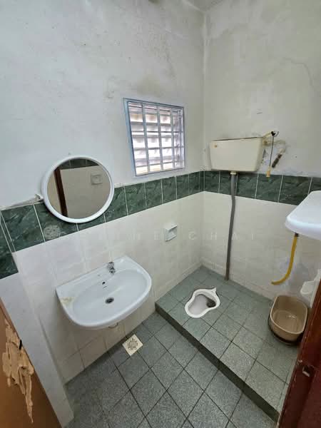 2-storey Terraced House for Sale in Bandar Baru Permas Jaya (Permas Jaya) - Celine Chai - Bathroom - PropertyGuru.com.my
