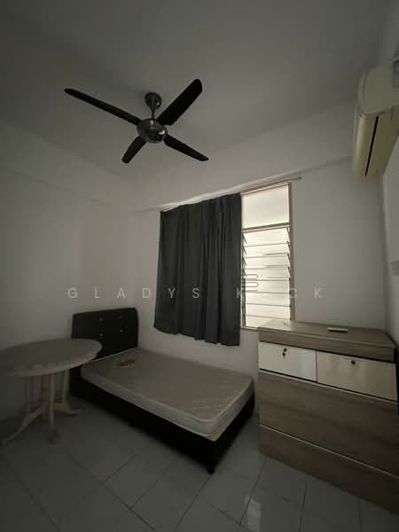 Apartment for Sale at Taman Jubilee Phase 5 - Gladys Kock - Bedroom - PropertyGuru.com.my