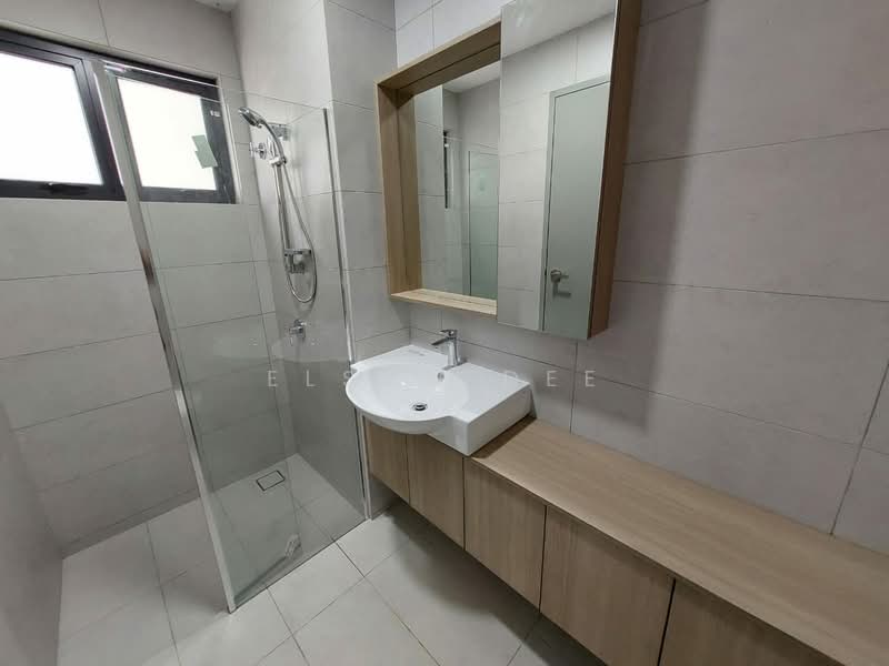 Kediaman Servis untuk Disewa di Sinaran @ Utropolis - Elson Dee - Bathroom - PropertyGuru.com.my