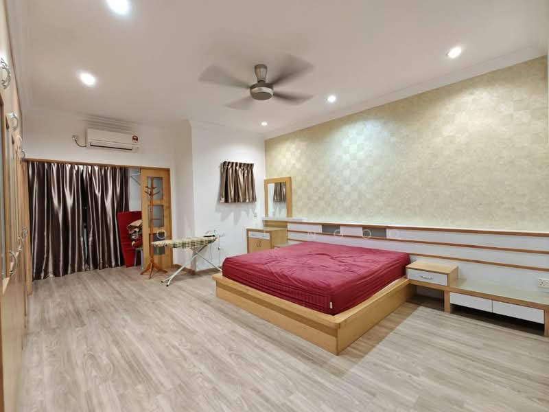 Rumah Teres 2 Tingkat untuk Disewa di Permas Jaya (Johor) - Joanne Ngoo - Bedroom - PropertyGuru.com.my