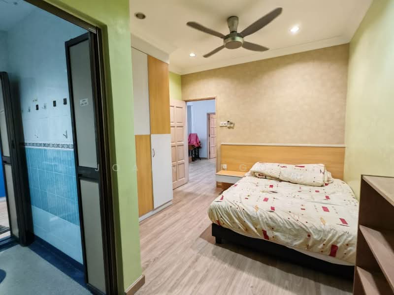 Rumah Teres 2 Tingkat untuk Disewa di Permas Jaya (Johor) - Joanne Ngoo - Bedroom - PropertyGuru.com.my