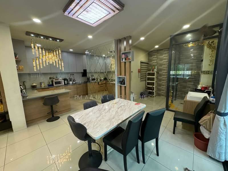 2-storey Terraced House for Sale in Puchong (Selangor) - Max Peh - Kitchen - PropertyGuru.com.my