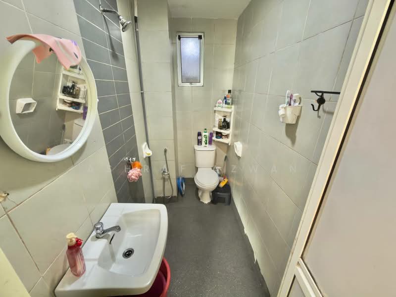 Apartment for Sale at Pangsapuri Damai - Ashraf Azwan - Bathroom - PropertyGuru.com.my