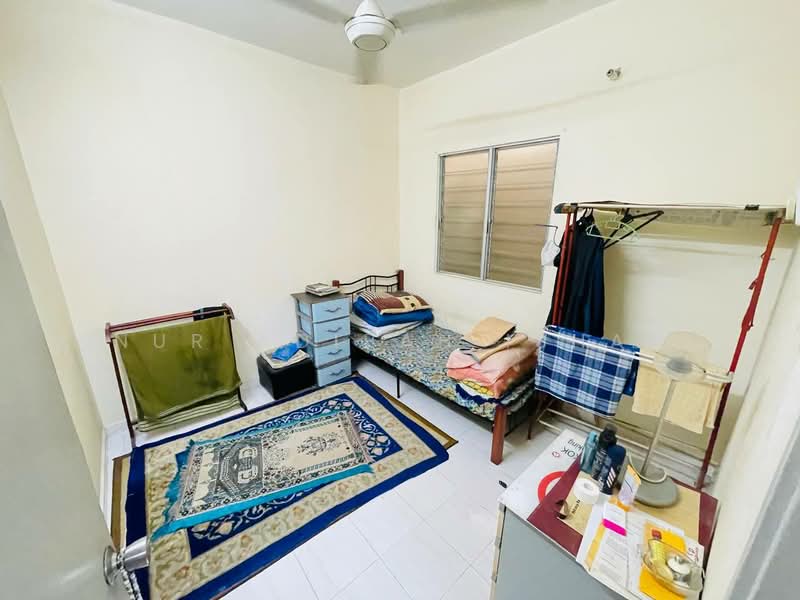 Apartment for Sale at Lumayan Apartment (Bdr Tasik Permaisuri) - Nur Adibah Ishak - Bedroom - PropertyGuru.com.my