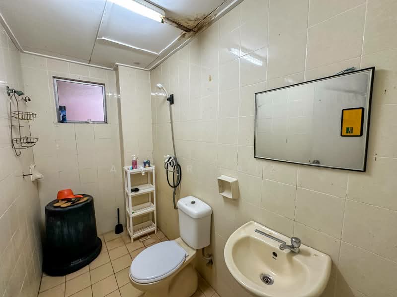 Pangsapuri untuk Dijual di Sri Pinang Villa - Amzar Faiz - Bathroom - PropertyGuru.com.my