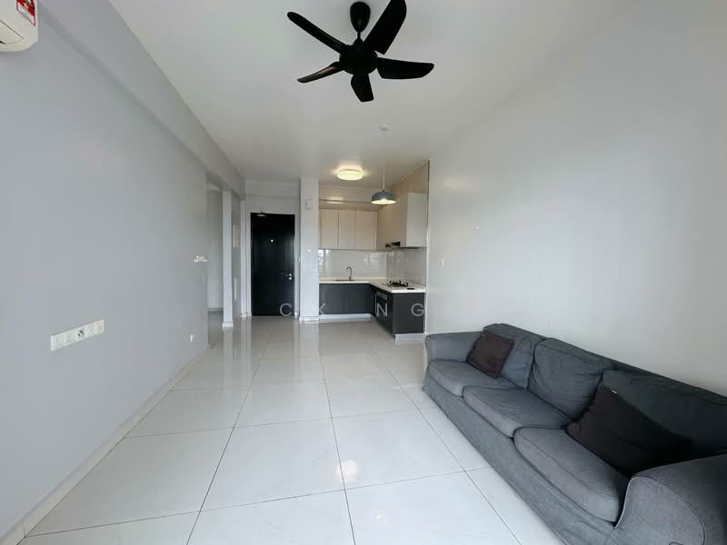 Kondominium untuk Dijual di Bay Point @ Country Garden Danga Bay - CK Ng - Living Room - PropertyGuru.com.my