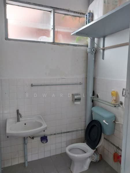 Pangsapuri untuk Dijual di Taman Sri Idaman - Edward Lee - Bathroom - PropertyGuru.com.my