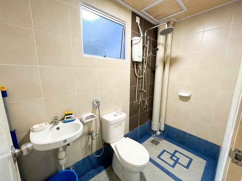 Apartment for Sale at De Bayu Apartment - Amzar Faiz - Bathroom - PropertyGuru.com.my