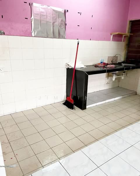 Pangsapuri untuk Dijual di Pangsapuri Subang Suria - Jim Ling - Kitchen - PropertyGuru.com.my