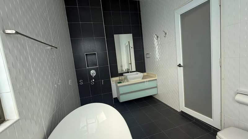 Semi-Detached House for Rent in Austin Heights (Tebrau) - Jessica Boey - Bathroom - PropertyGuru.com.my