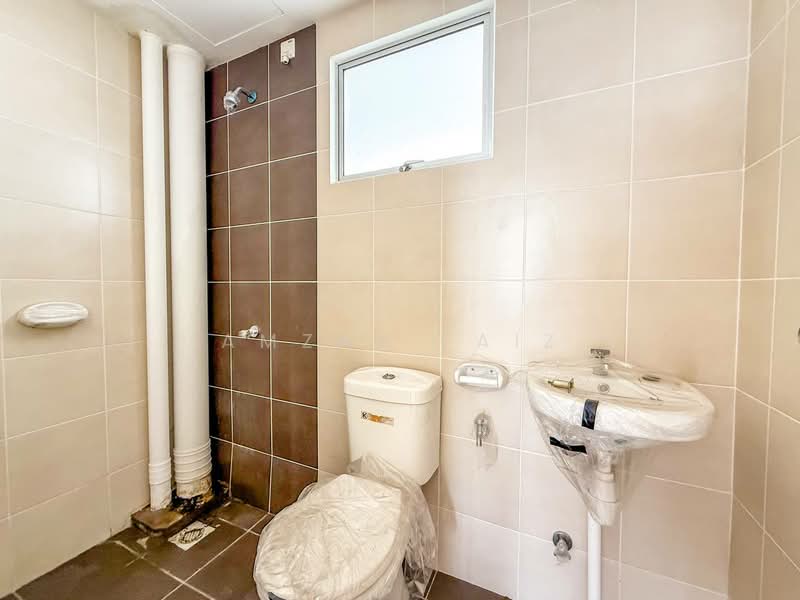 Apartment for Sale at De Bayu - Amzar Faiz - Bathroom - PropertyGuru.com.my