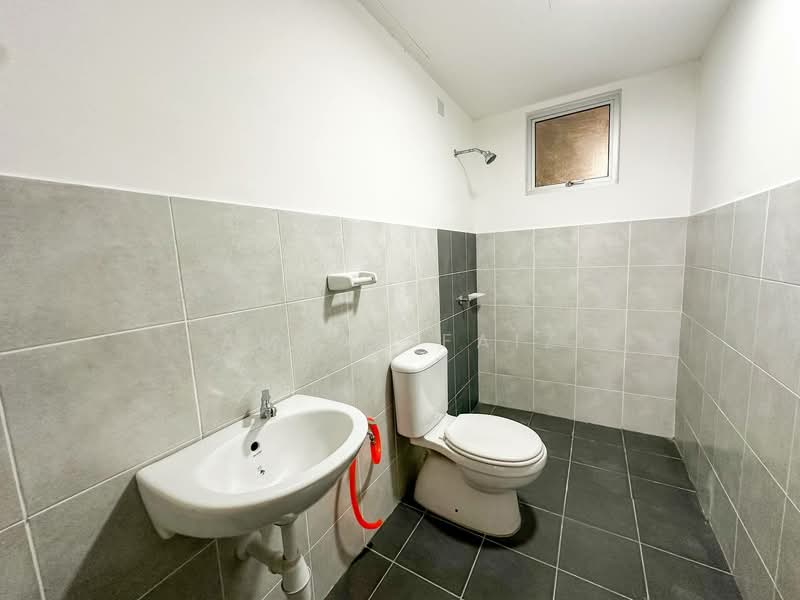 Apartment for Sale at Kita Ria @ Cybersouth - Amzar Faiz - Bathroom - PropertyGuru.com.my