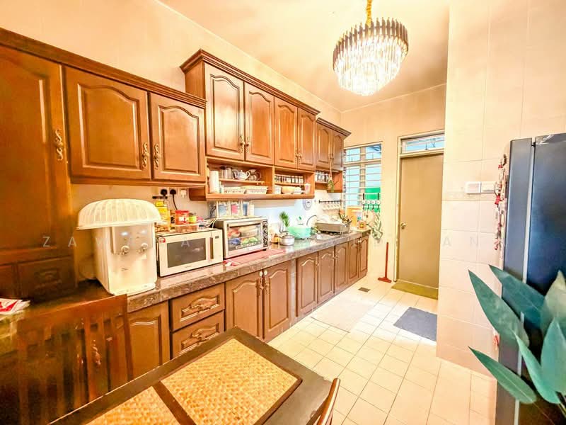 2-storey Terraced House for Sale in Taman Sierra Ukay (Ulu Kelang) - Zawana BT Zaidi Ana - Kitchen - PropertyGuru.com.my