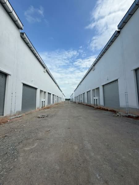 Factory for Rent in Akasia Business Park (Ulu Tiram) - Jemie . - Exterior - PropertyGuru.com.my