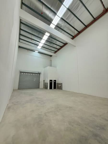 Factory for Rent in Akasia Business Park (Ulu Tiram) - Jemie . - Interior - PropertyGuru.com.my