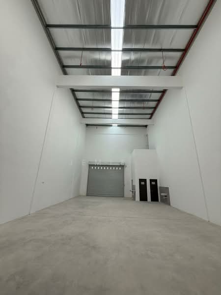 Factory for Rent in Akasia Business Park (Ulu Tiram) - Jemie . - Interior - PropertyGuru.com.my
