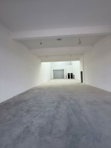 Factory for Rent in Akasia Business Park (Ulu Tiram) - Jemie . - Interior - PropertyGuru.com.my