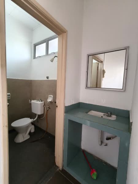 2-storey Terraced House for Sale in Gelang Patah (Johor) - Marvin Lim - Bathroom - PropertyGuru.com.my