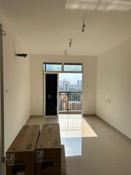 Servis Apartment untuk Dijual di TRELLIS RESIDENCES - Elissa Chong - Balcony - PropertyGuru.com.my