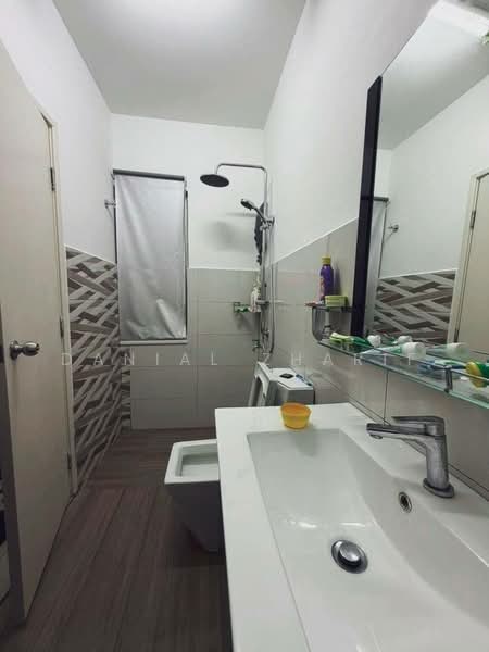 Semi-Detached House for Sale in Sunway Alam Suria (Shah Alam) - Danial Zharif - Bathroom - PropertyGuru.com.my
