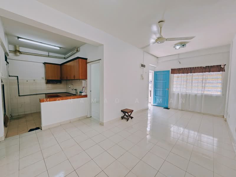 Flat for Sale at Pangsapuri Seri Proton - Mohamad Azman - Kitchen - PropertyGuru.com.my