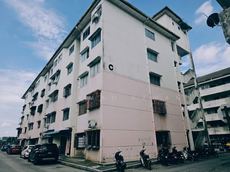 Flat for Sale at Pangsapuri Seri Proton - Mohamad Azman - Exterior - PropertyGuru.com.my