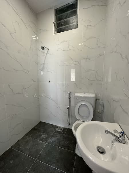 Rumah Teres untuk Disewa di Iskandar Puteri (Nusajaya) (Johor) - Cace Cheah - Bathroom - PropertyGuru.com.my