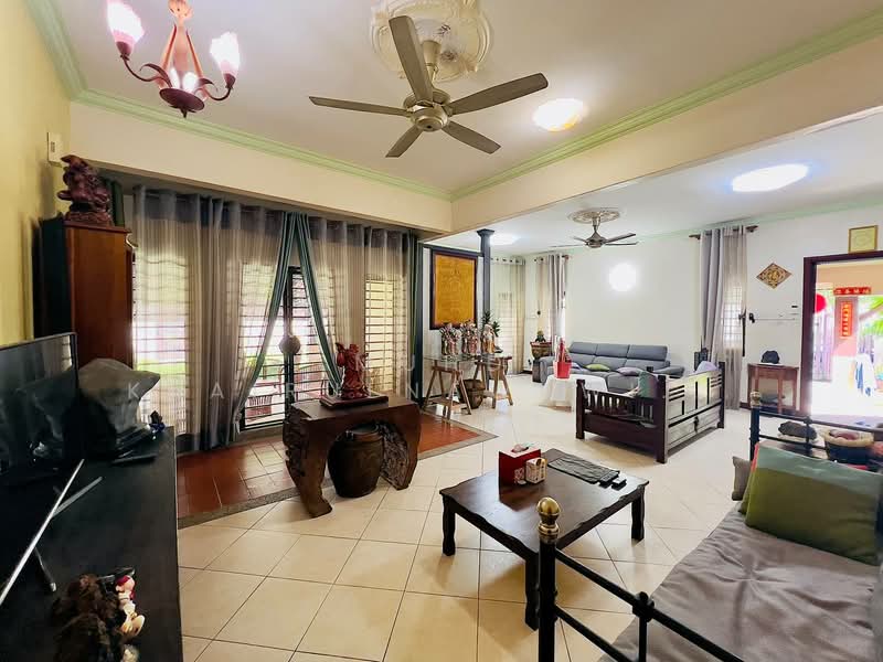 Semi-Detached House for Sale in Alam Damai (Cheras) - Muhd Khairulnawawi Kamaruddin - Living Room - PropertyGuru.com.my