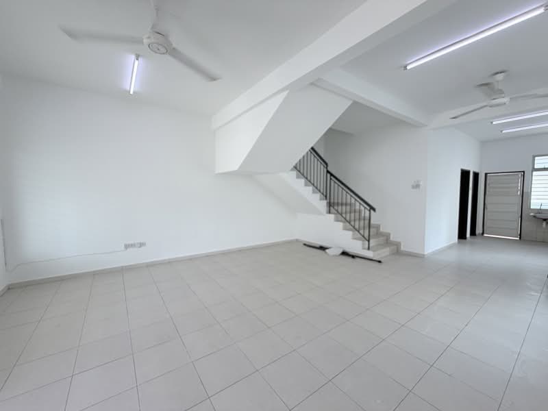 3-storey Terraced House for Sale in Taman Kundang Jaya (Rawang) - Des Yap - Interior - PropertyGuru.com.my