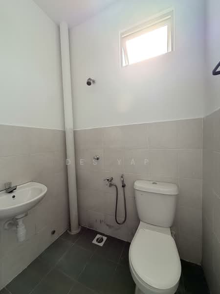 3-storey Terraced House for Sale in Taman Kundang Jaya (Rawang) - Des Yap - Bathroom - PropertyGuru.com.my