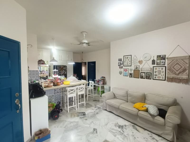 Pangsapuri untuk Dijual di Sri Ledang - Amzar Faiz - Living Room - PropertyGuru.com.my