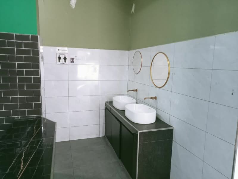 Shop for Rent in Taman Pulai Mutiara (Iskandar Puteri (Nusajaya)) - Dominic Chow - Bathroom - PropertyGuru.com.my