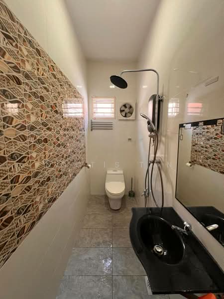 1.5-storey Terraced House for Sale in Taman Gaya (Ulu Tiram) - Noctis Tan - Bathroom - PropertyGuru.com.my